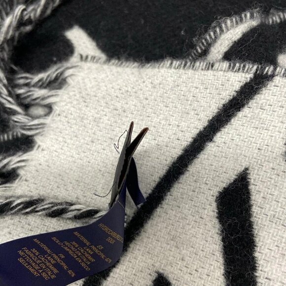 Auth LOUIS VUITTON Lock and Key M92855 Black White Monogram - AO3234 Scarf Wool - Picture 8 of 8